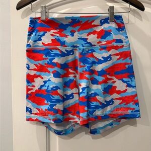 Fleo true high contour American camo shorts. Medium